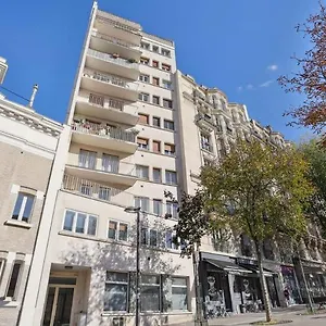 Cosy And Renovated Studio In Heart Of Xvieme , París Francia