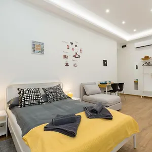 Holidays Downtown Apartament